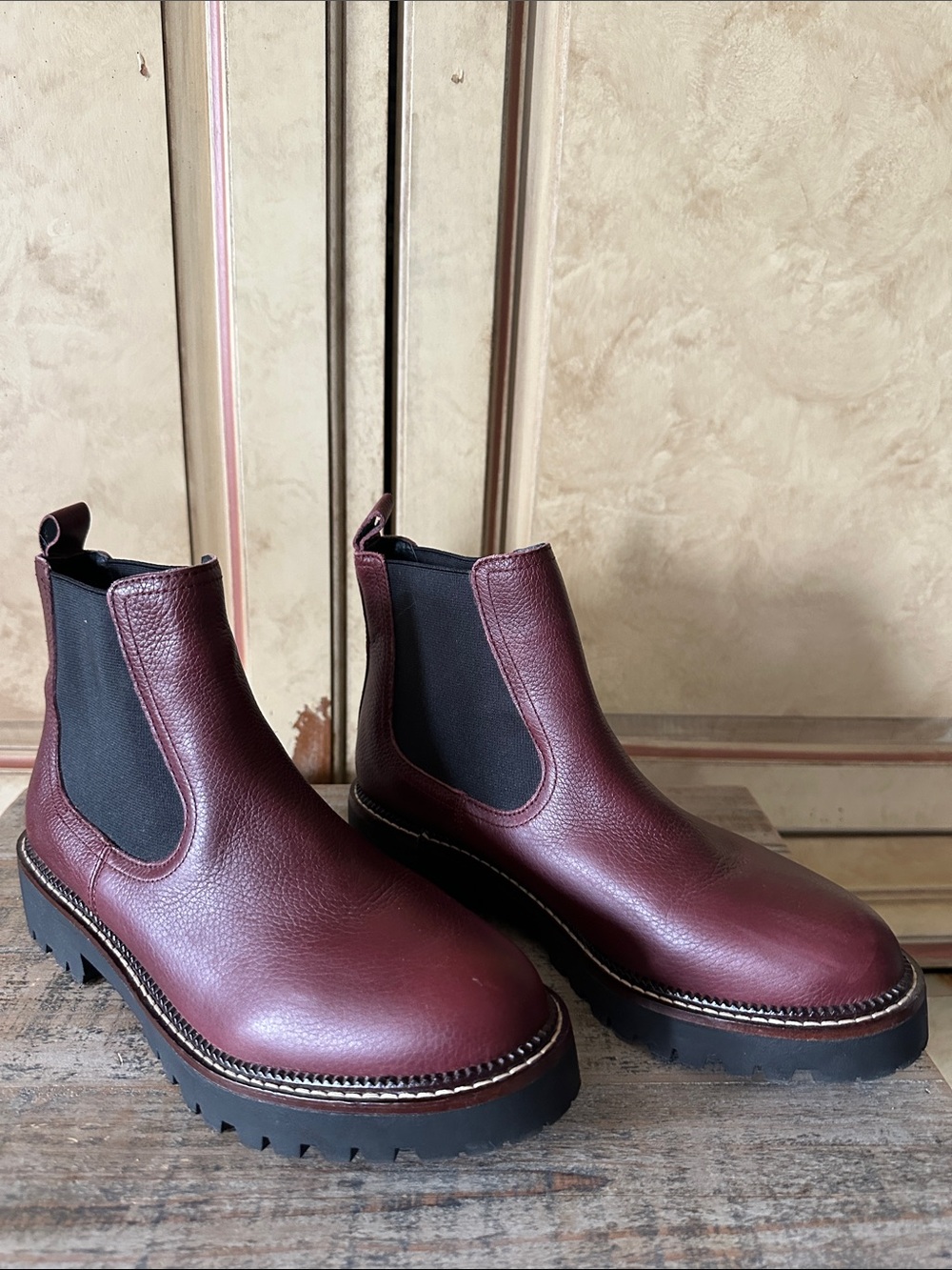 Caslon Miller Burgundy Leather Chelsea Lug Ankle Boots size 8.5